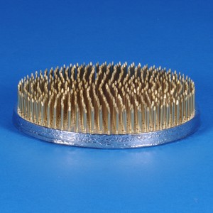 9009 Round Pinholder, 4.5" (114 mm) diameter