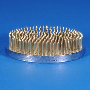 9008 Round Pinholder, 4" (102 mm) diameter 9008 Round Pinholder, 4" (102 mm) diameter
